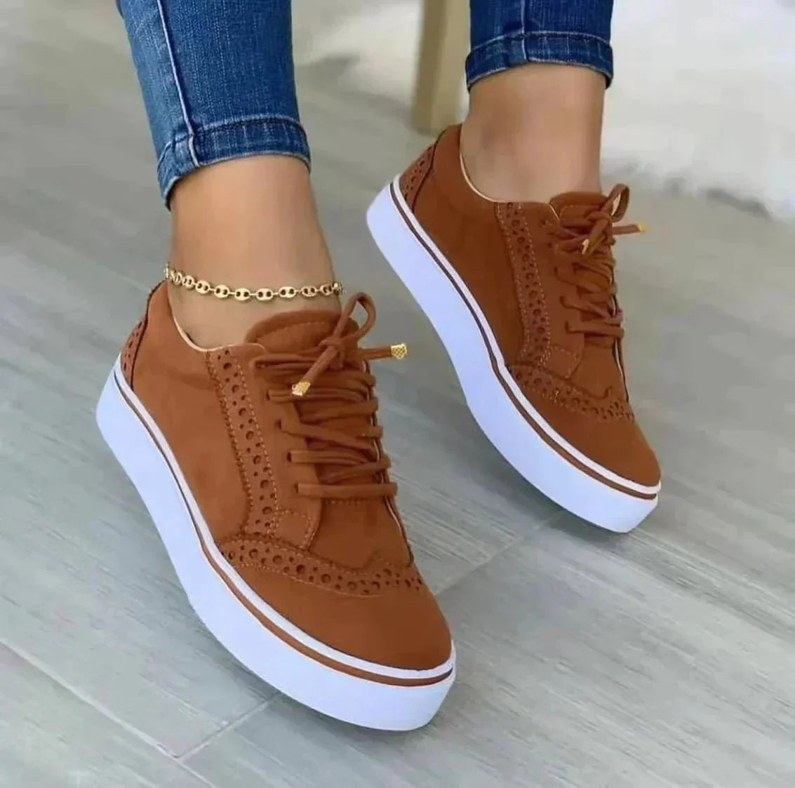 Novaire - Lace-Up Platform Sneakers Everyday Comfort Support